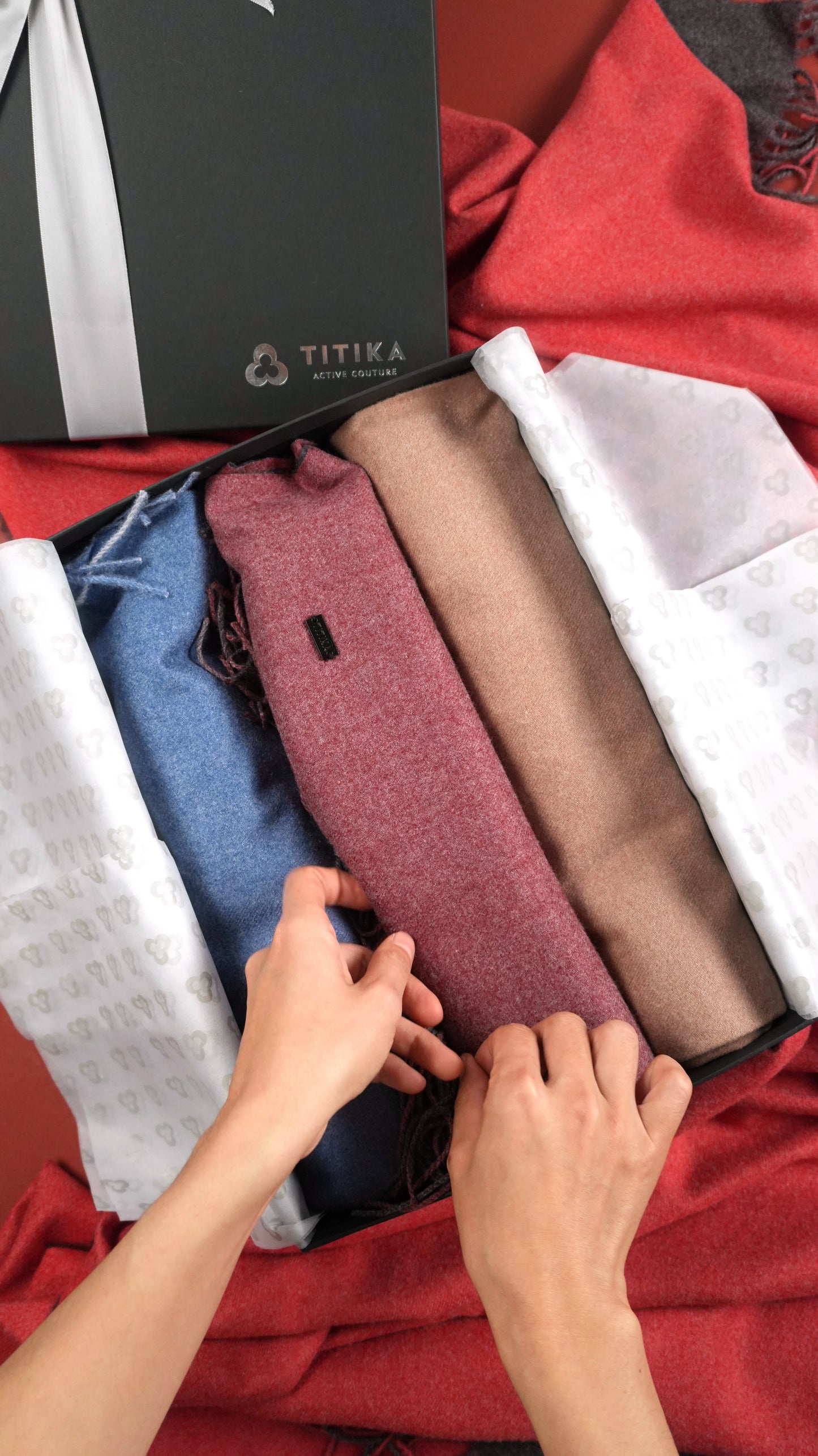 TITIKA Christmas Gift Box Scarves