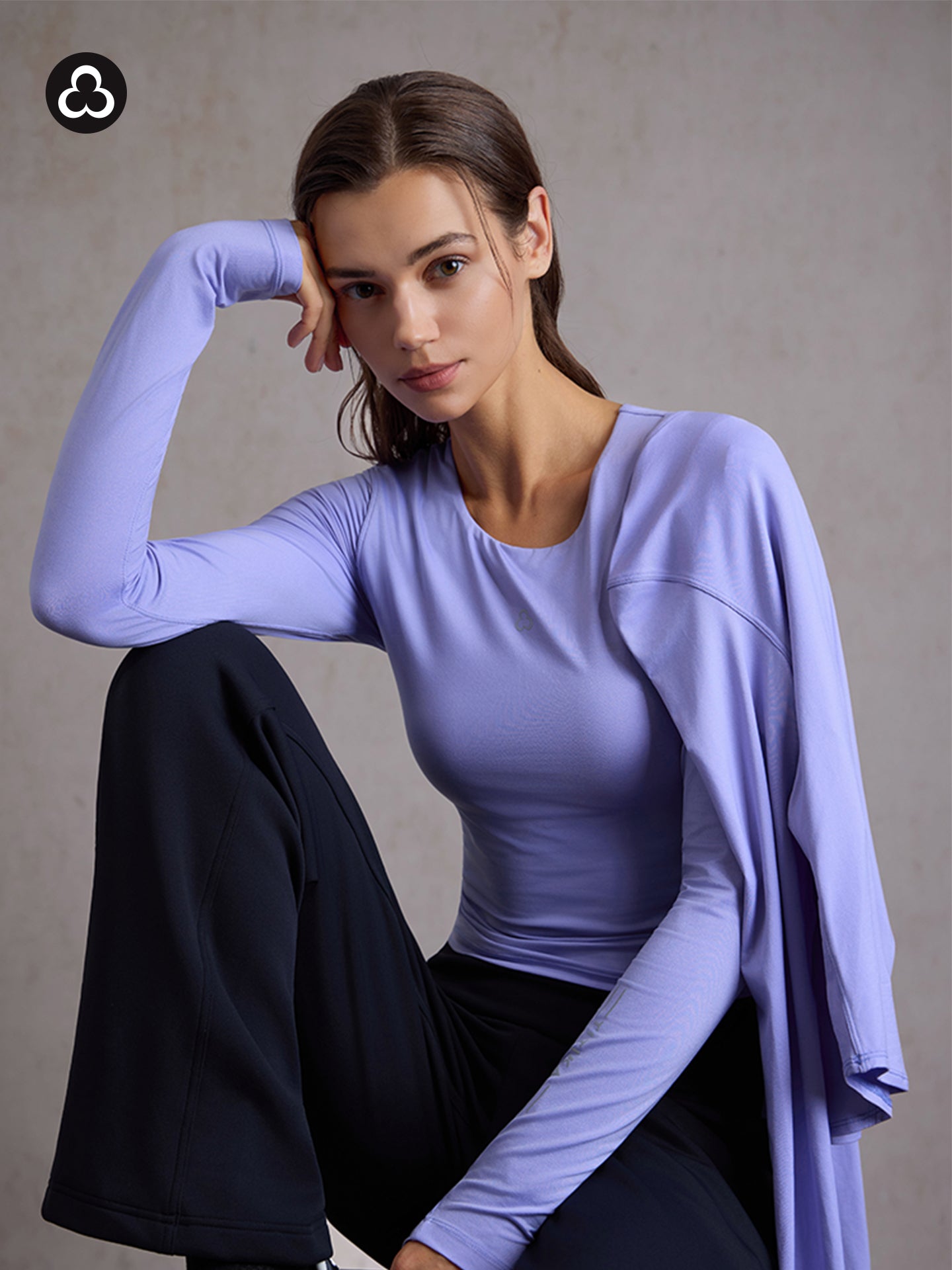TITIKA Center Long Sleeve - Built-in Bra