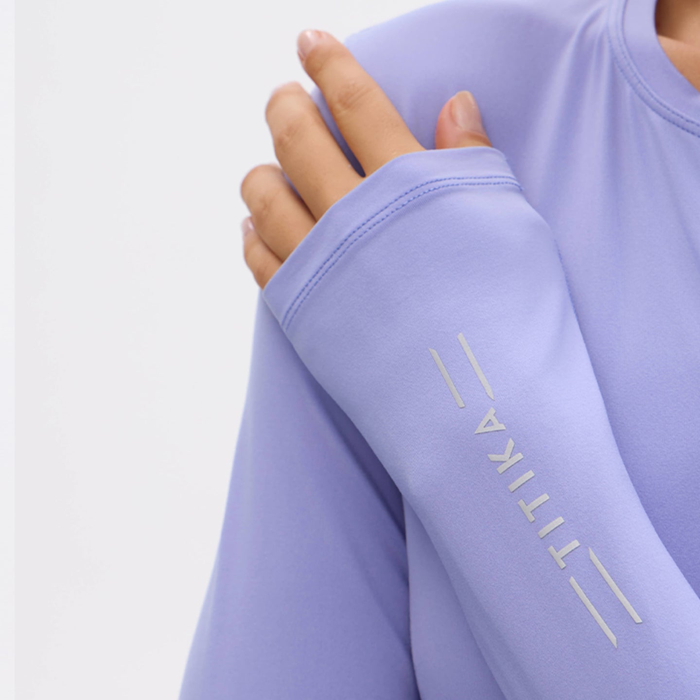 TITIKA Center Long Sleeve - Built-in Bra