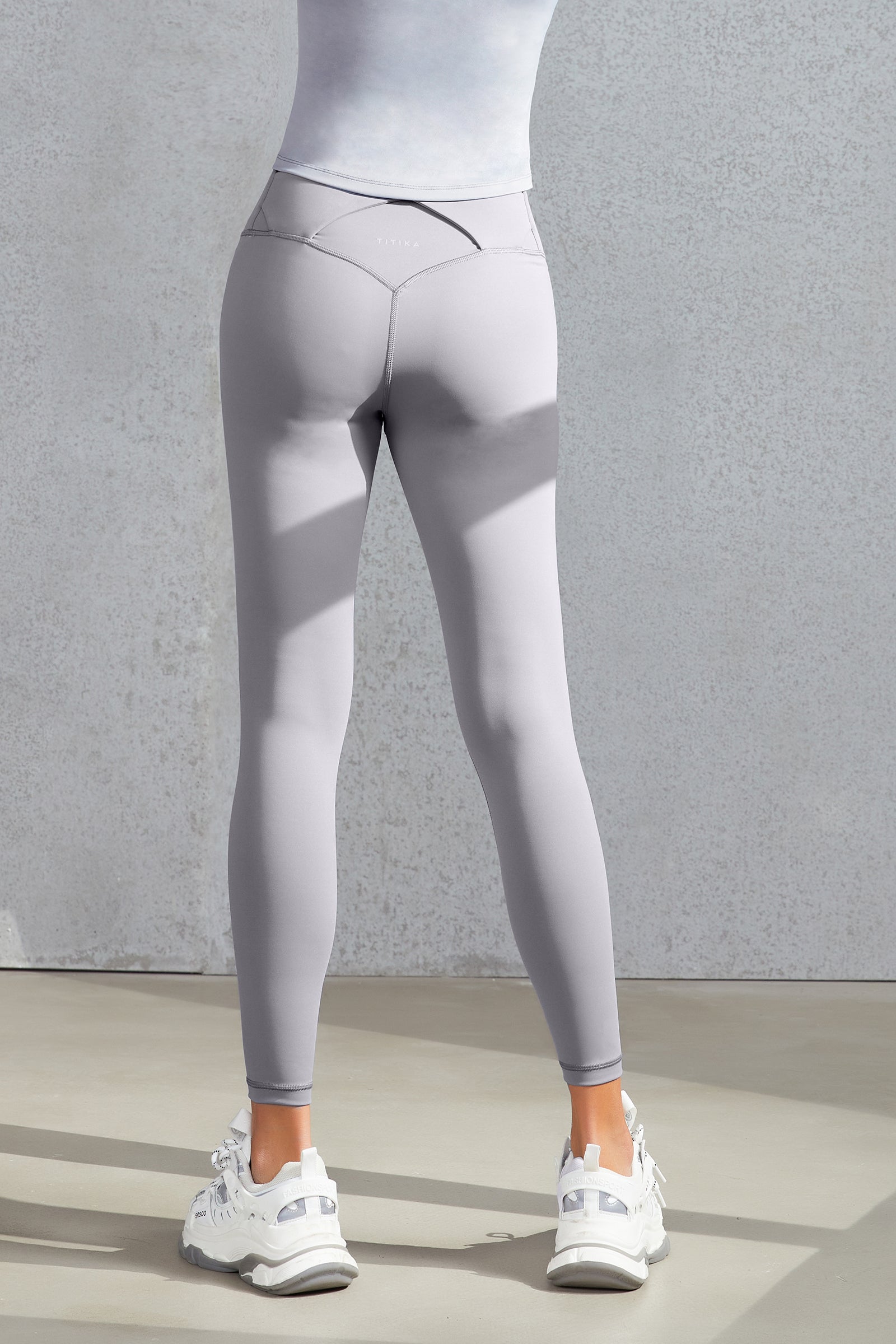 Cross back outlet leggings