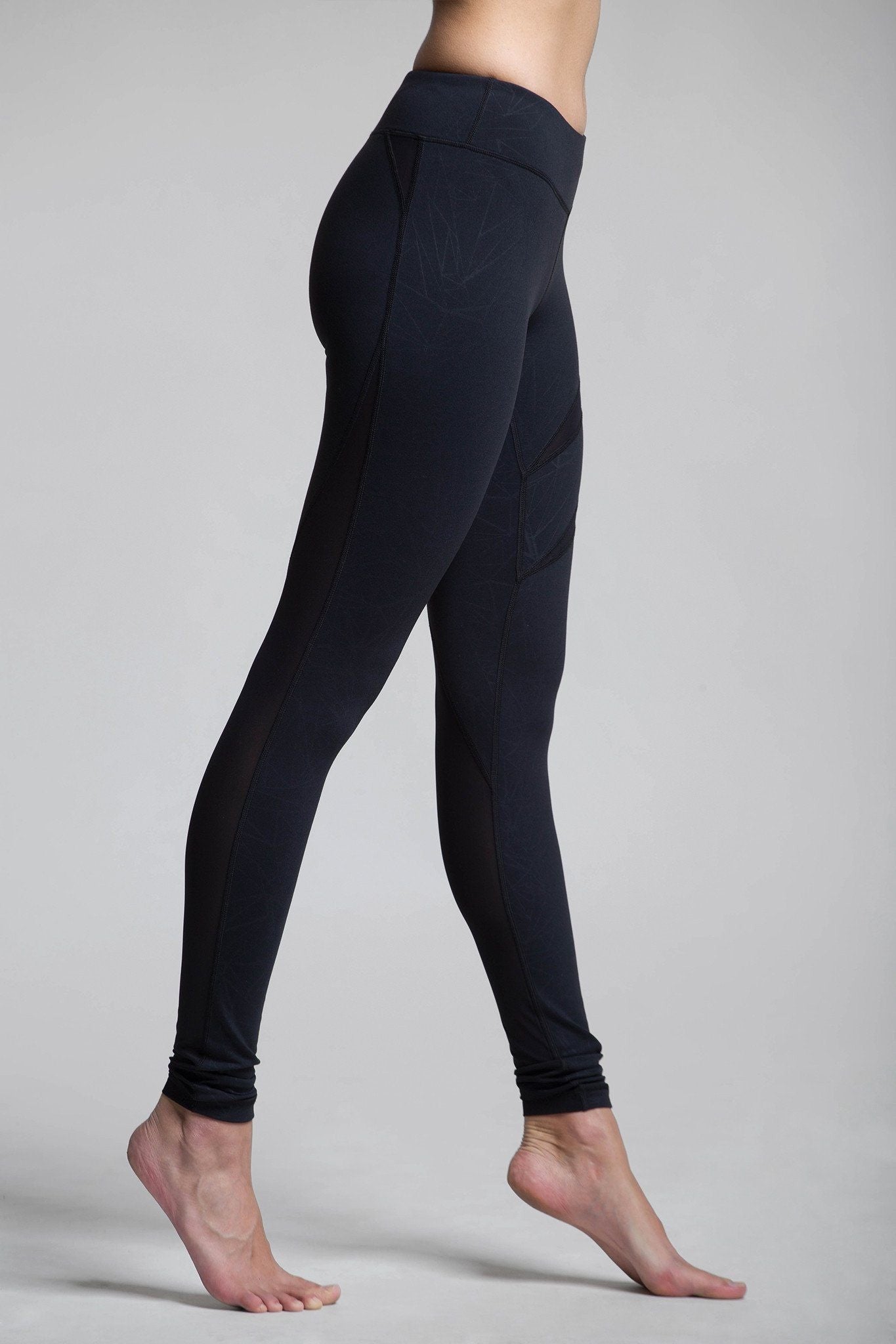 Geo shop mesh leggings